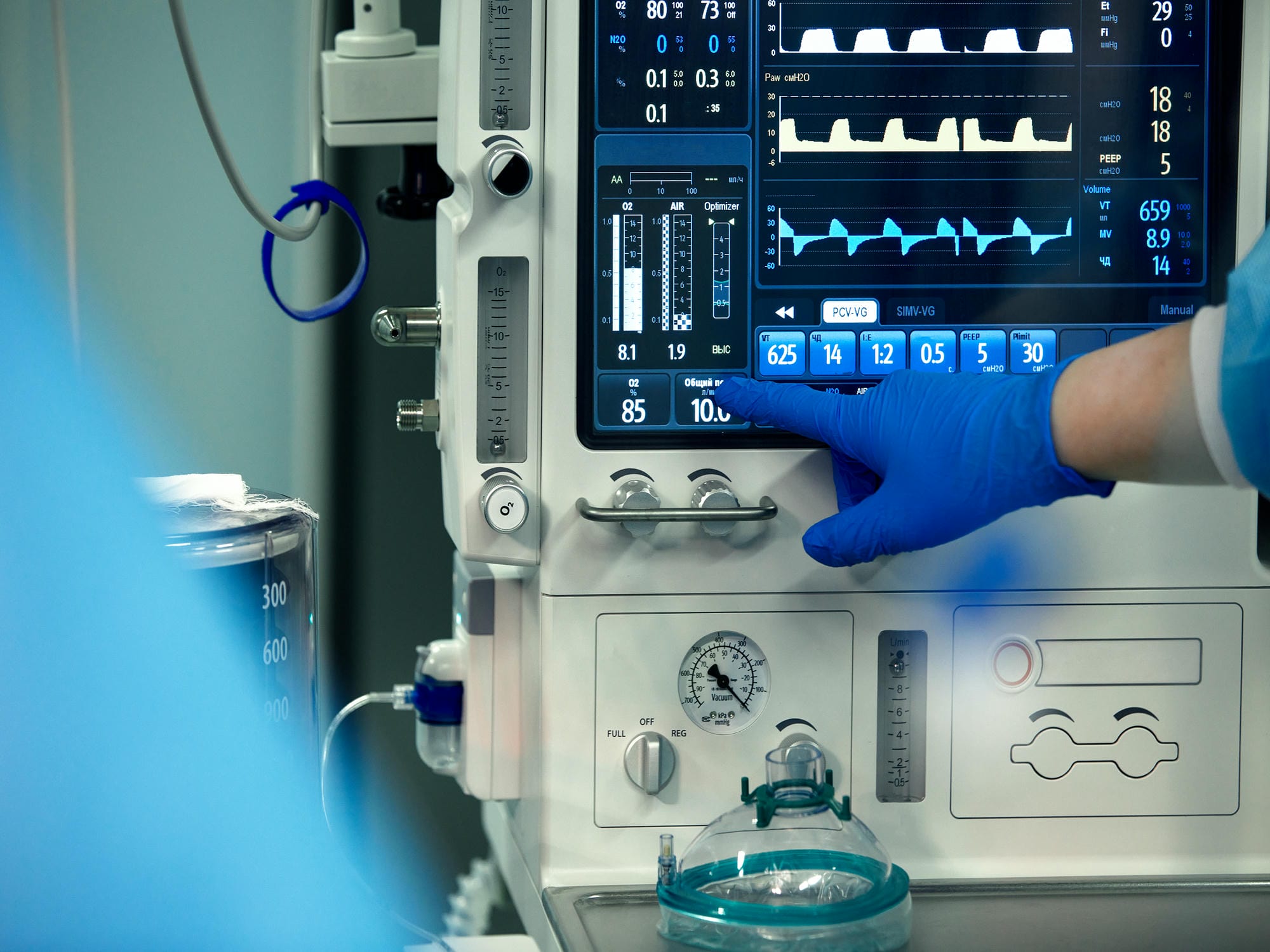 精密機器メーカー向け：DX支援サービス